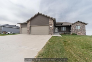 2104 Ebony Ln, Grand Island, NE 68803