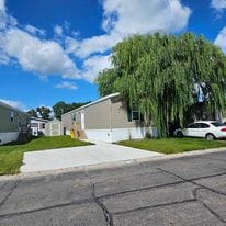 15377 Dominique Dr Unit 828, Clinton Township, MI 48038