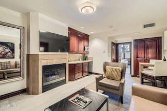 26 Avondale Ln Unit 103-H, Beaver Creek, CO 81620