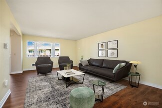 425 45th St SW Unit 308, Everett, WA 98203