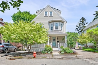 16 Desmond Ave, Manchester, MA 01944