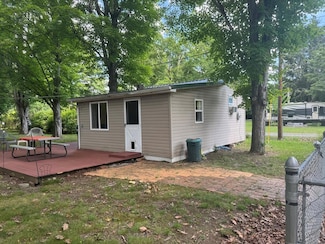 46 Daniel Ln, Hinton, WV 25951