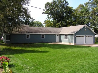7700 Thornapple Bayou Dr SE, Grand Rapids, MI 49512