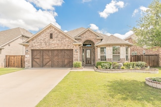 3512 Weyburn Dr, Mansfield, TX 76084