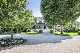 19 Roberts Ln, East Hampton, NY 11937