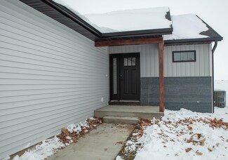 204 E Lillian Ave, Conrad, IA 50621