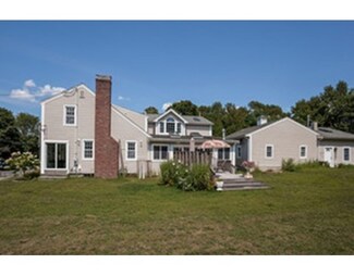 580 State St, Hanson, MA 02341