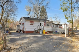 36 Pocahontas Trail, Wayne, NJ 07470