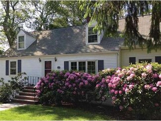 28 Heatherland Rd, Newton Highlands, MA 02461