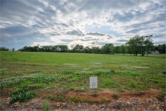 24 Watson Ct, Leoma, TN 38468