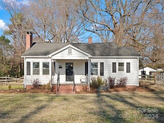 8532 Old Plank Rd, Charlotte, NC 28216