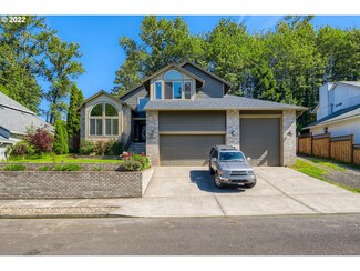 36375 Yocum Loop, Sandy, OR 97055