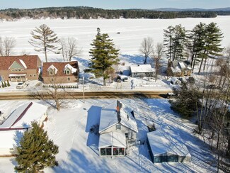 37 Taylor St, Lincoln, ME 04457