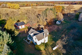 W1712 Deerborn Dr, Neshkoro, WI 54960