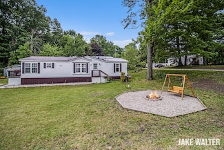 11720 Sparrow Dr, Lakeview, MI 48850