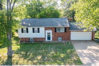 1813 Valencia Place, Pekin, IL 61554