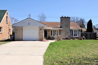 4930 W Kinnickinnic River Pkwy, Milwaukee, WI 53219
