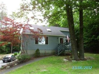 100 Candy Ln, Danville, NH 03819