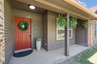 305-B E 8th St, Weatherford, TX 76086