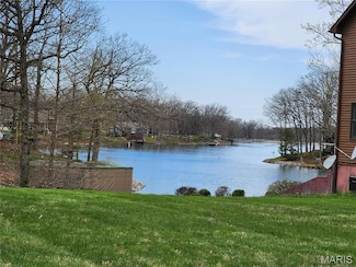 10949 Clearwater Ln, Plainview, IL 62685