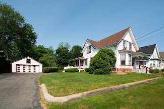 18 Morton St, Brockton, MA 02301