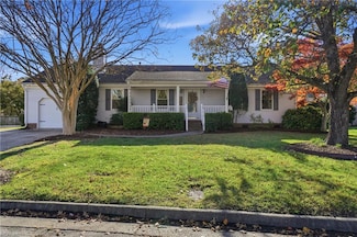 318 Gallenway Terrace, Chesapeake, VA 23322