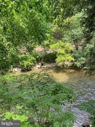 54 Trolley Rd, Pequea, PA 17565