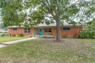 4200 Elmwood Dr, Benbrook, TX 76116