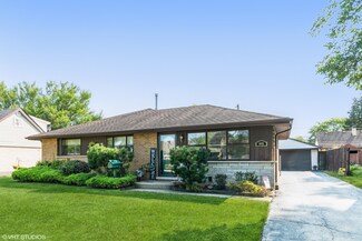 8913 Fairlane Dr, Bridgeview, IL 60455