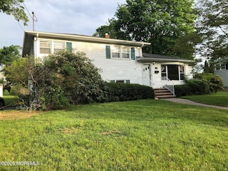 18 Hilltop Rd, West Long Branch, NJ 07764