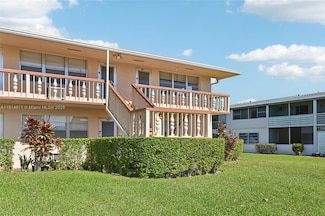 126 Canterbury E, West Palm Beach, FL 33417