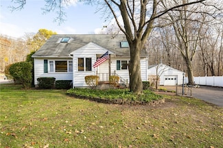 528 Moseley Rd, Fairport, NY 14450