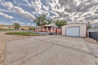325 E Madison, Huntington, OR 97907