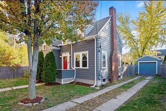 83 Greylock Ave, Cranston, RI 02910