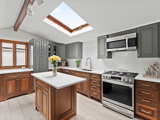 174 Middlesex Ave Unit 2, Medford, MA 02155