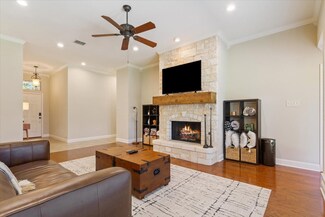 213 Desert Sky Dr, Mc Gregor, TX 76657