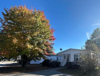 11 First St, Barrington, NH 03825