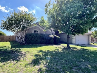 525 Reagan Ln, Burleson, TX 76028