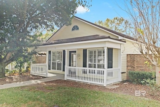 44 Cottage Dr, Fairhope, AL 36532