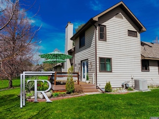 3911 Spy Glass Cir, Riverton, WY 82501