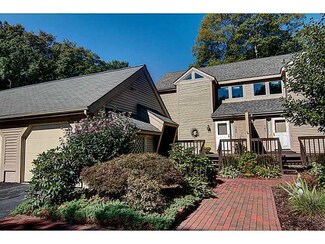 140 Pine Glen Dr Unit 140, East Greenwich, RI 02818