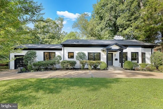 6353 Crosswoods Dr, Falls Church, VA 22044