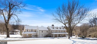 27 Old Farm Ln, Malvern, PA 19355