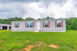 12085 Sunset Strip Rd SE, Laconia, IN 47135