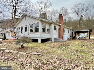 186 Cypher Beach Rd, Hopewell, PA 16650