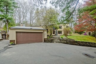 7 Steiger Rd, Holyoke, MA 01040