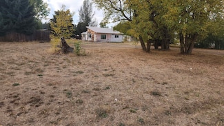 107 N Fir St, Deer Park, WA 99006