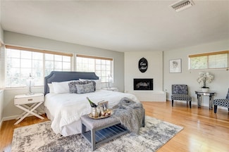 26134 Roymor Dr, Calabasas, CA 91302