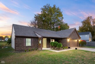 1555 Stoneybrook Grove Ln, Greenwood, IN 46142