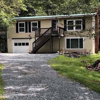 90 Windsor Rd, Hawley, PA 18428